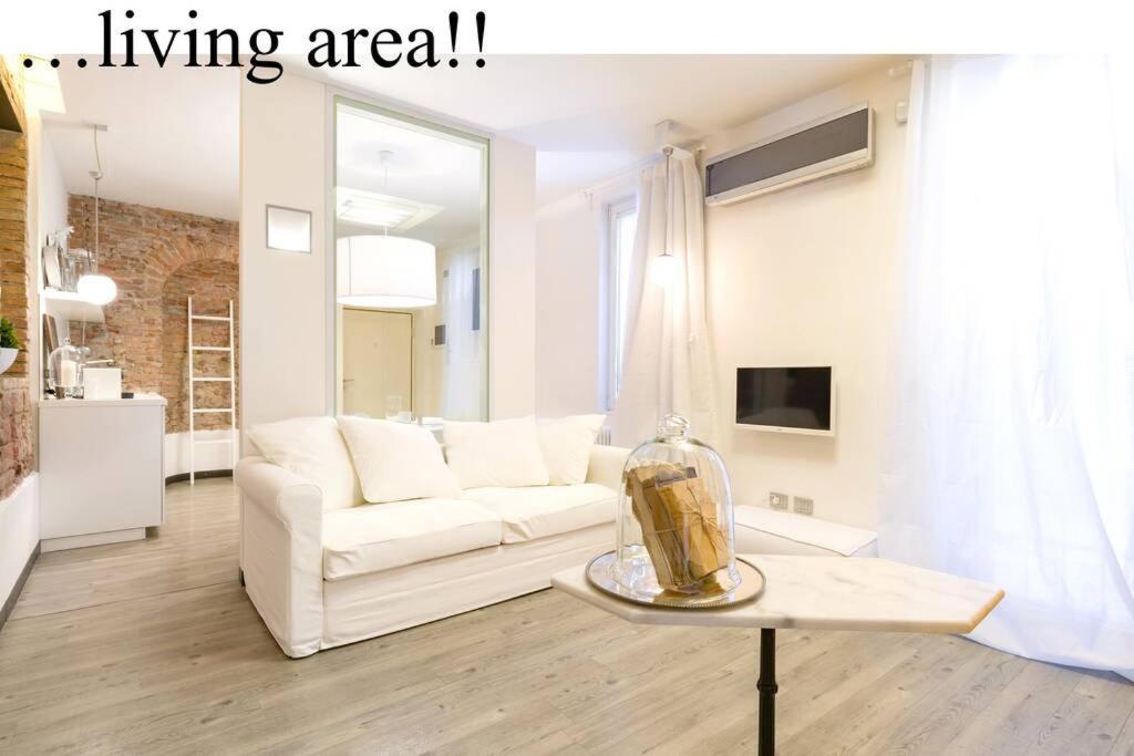 Punto Luce Home In Center Of Verona Bagian luar foto